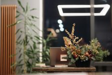 Gezelligheid op de werkvloer: kleine versieringen met groots effect